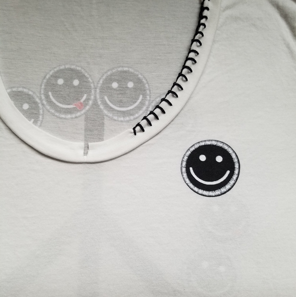 LAUREN MOSHI Smiling Peace Tee - Picture 9 of 12